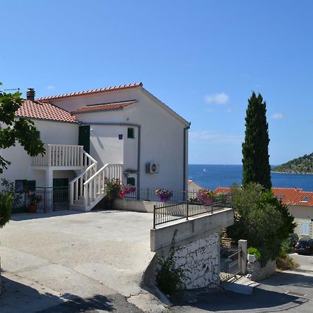 Holiday Apartments Lucic - Feels Like Home, Away From Home Razanj Bagian luar foto