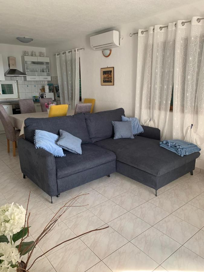Holiday Apartments Lucic - Feels Like Home, Away From Home Razanj Bagian luar foto