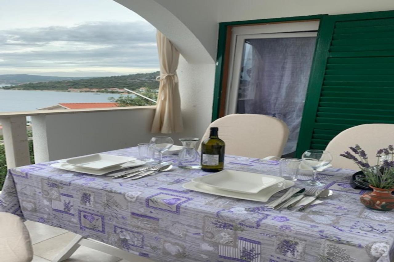 Holiday Apartments Lucic - Feels Like Home, Away From Home Razanj Bagian luar foto