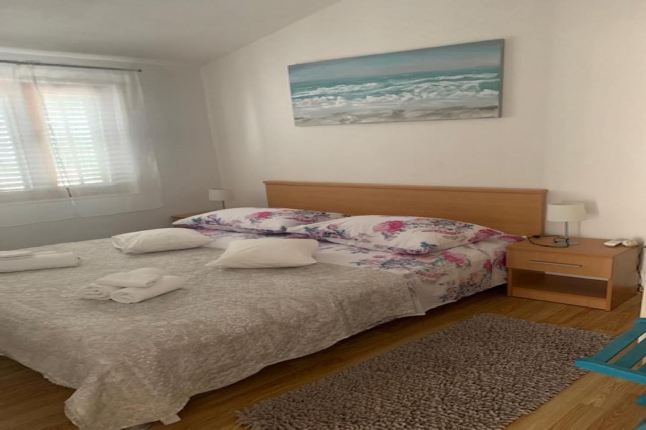 Holiday Apartments Lucic - Feels Like Home, Away From Home Razanj Bagian luar foto