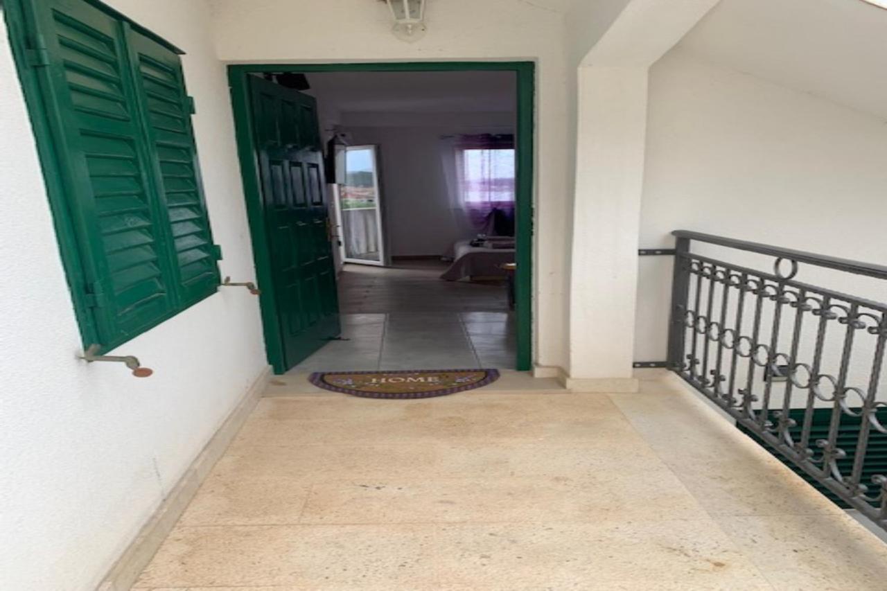 Holiday Apartments Lucic - Feels Like Home, Away From Home Razanj Bagian luar foto