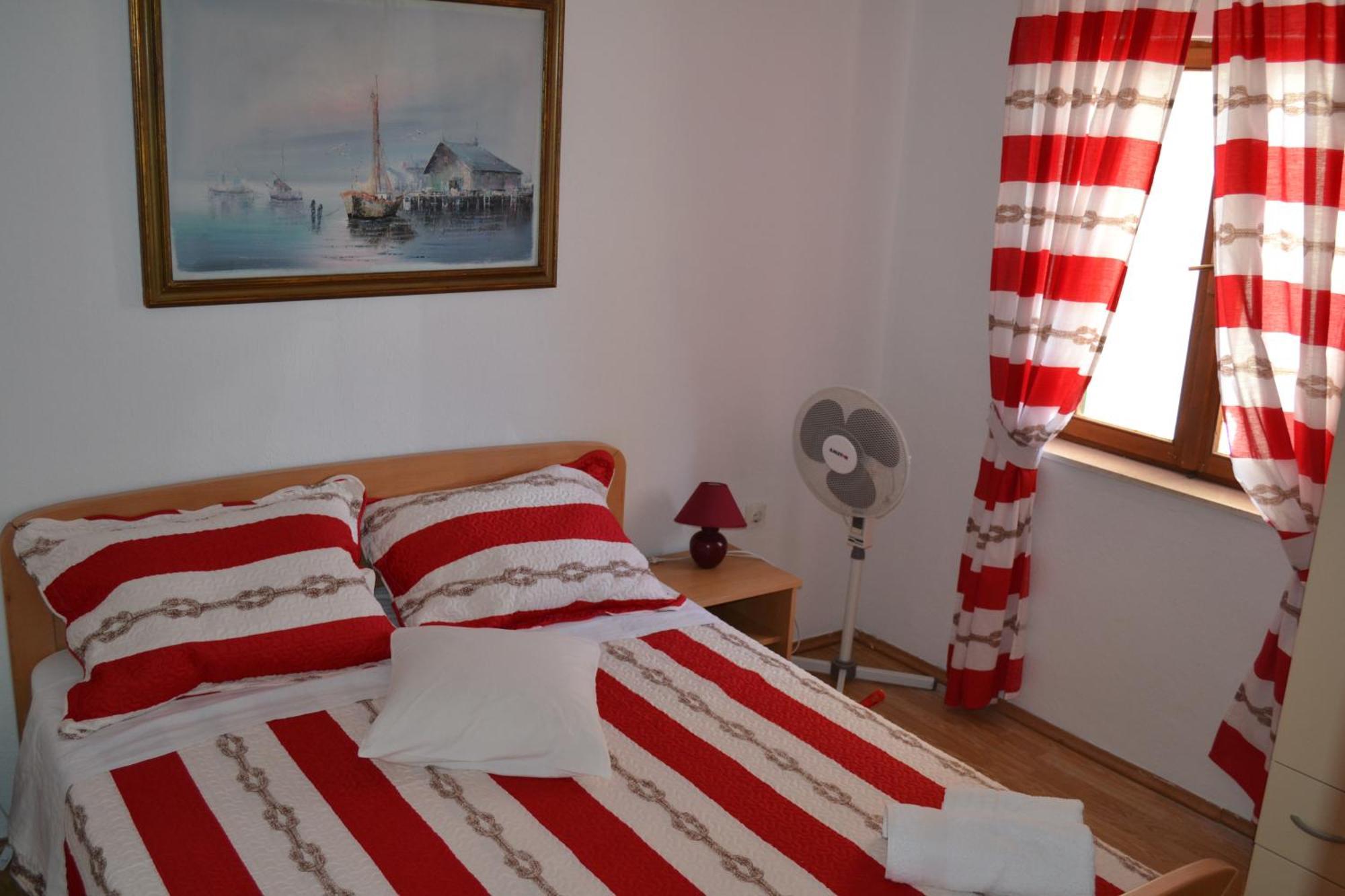 Holiday Apartments Lucic - Feels Like Home, Away From Home Razanj Bagian luar foto