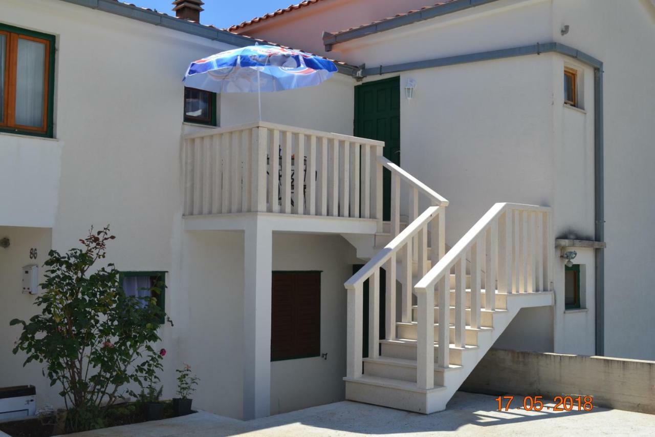 Holiday Apartments Lucic - Feels Like Home, Away From Home Razanj Bagian luar foto