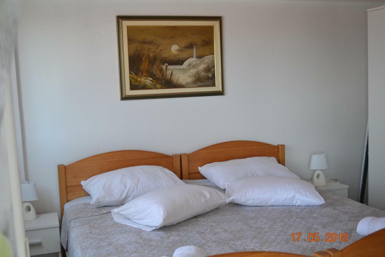 Holiday Apartments Lucic - Feels Like Home, Away From Home Razanj Bagian luar foto