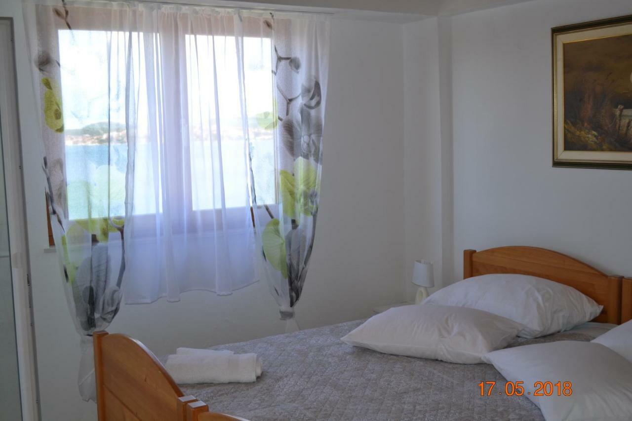 Holiday Apartments Lucic - Feels Like Home, Away From Home Razanj Bagian luar foto