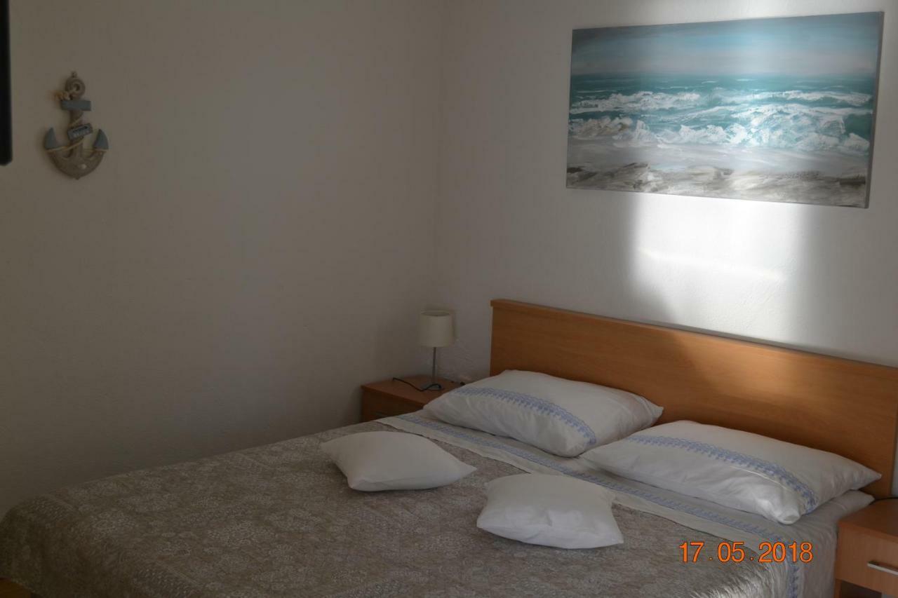 Holiday Apartments Lucic - Feels Like Home, Away From Home Razanj Bagian luar foto