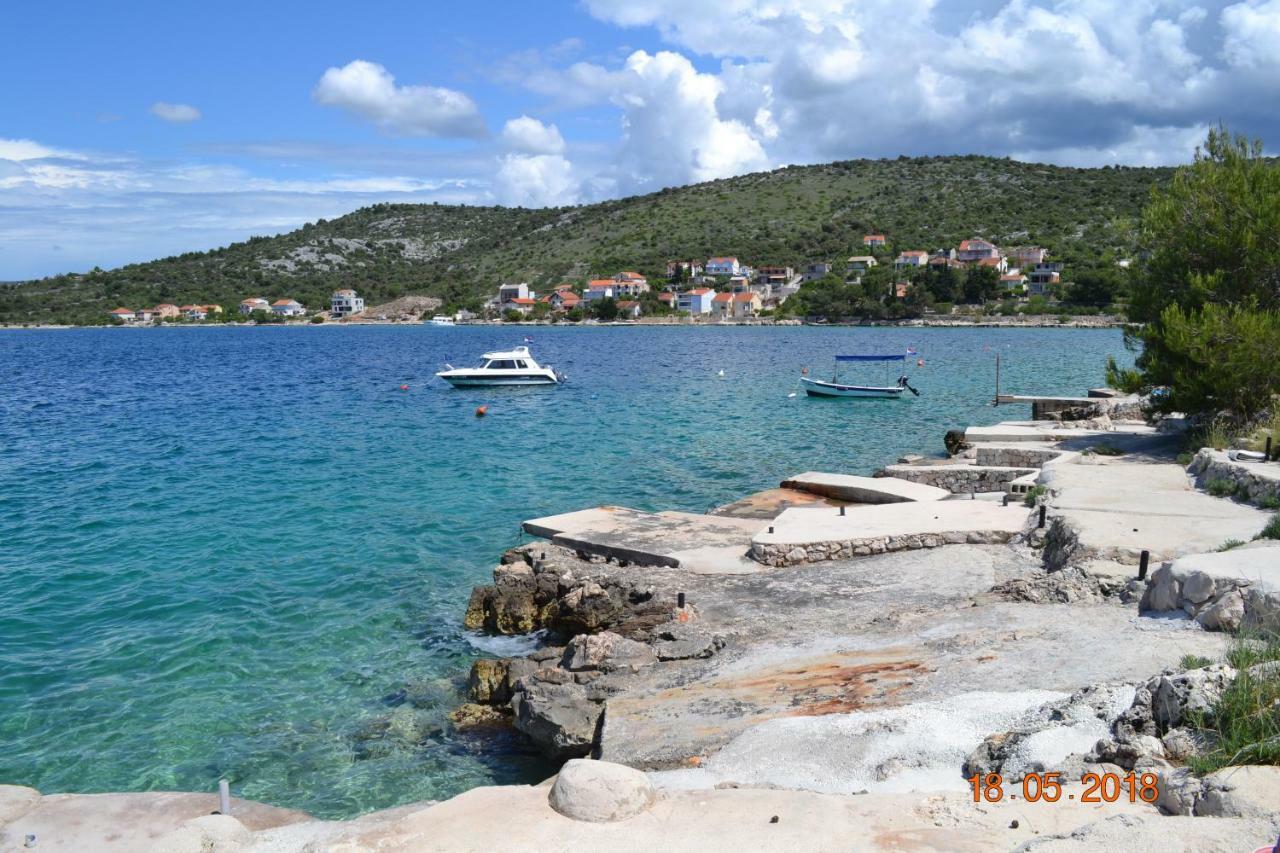 Holiday Apartments Lucic - Feels Like Home, Away From Home Razanj Bagian luar foto