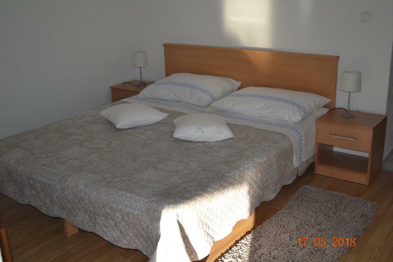 Holiday Apartments Lucic - Feels Like Home, Away From Home Razanj Bagian luar foto