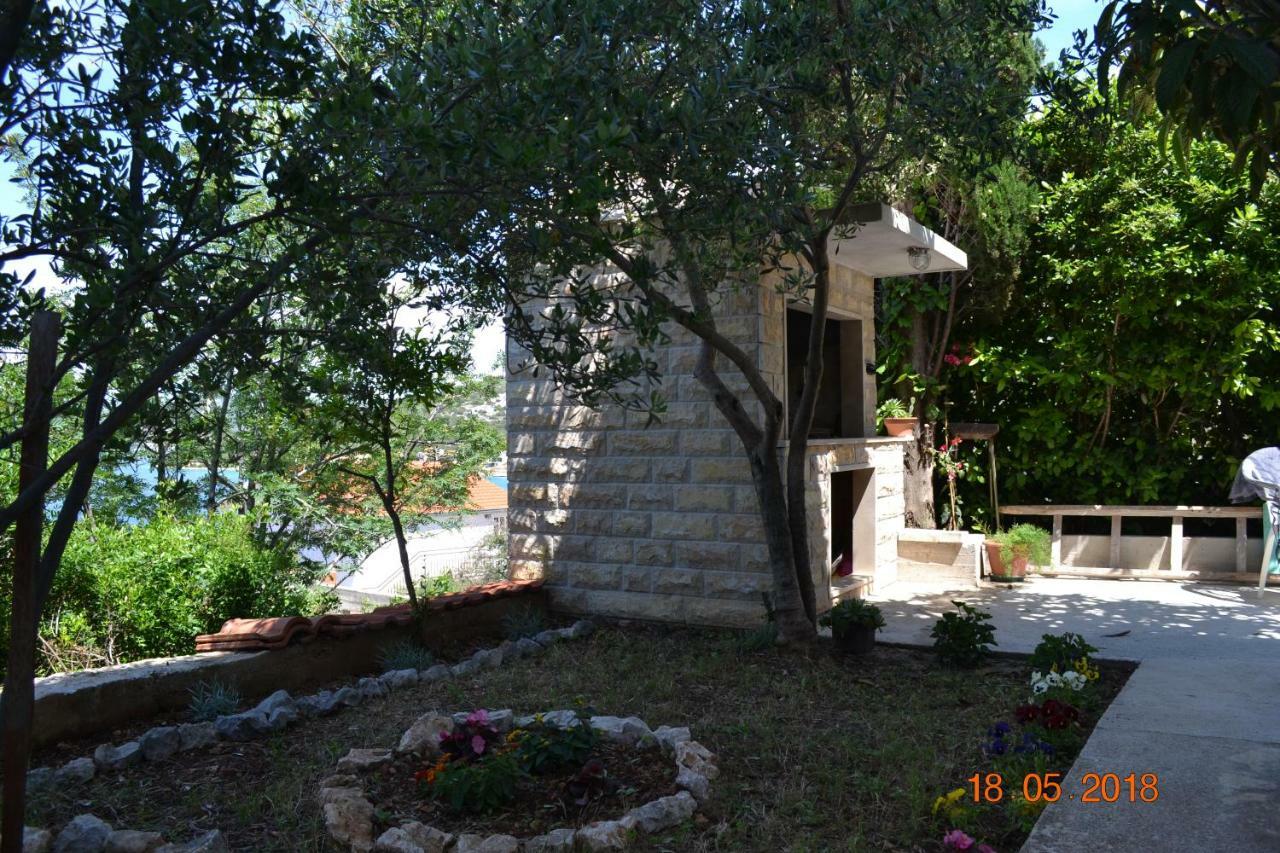 Holiday Apartments Lucic - Feels Like Home, Away From Home Razanj Bagian luar foto