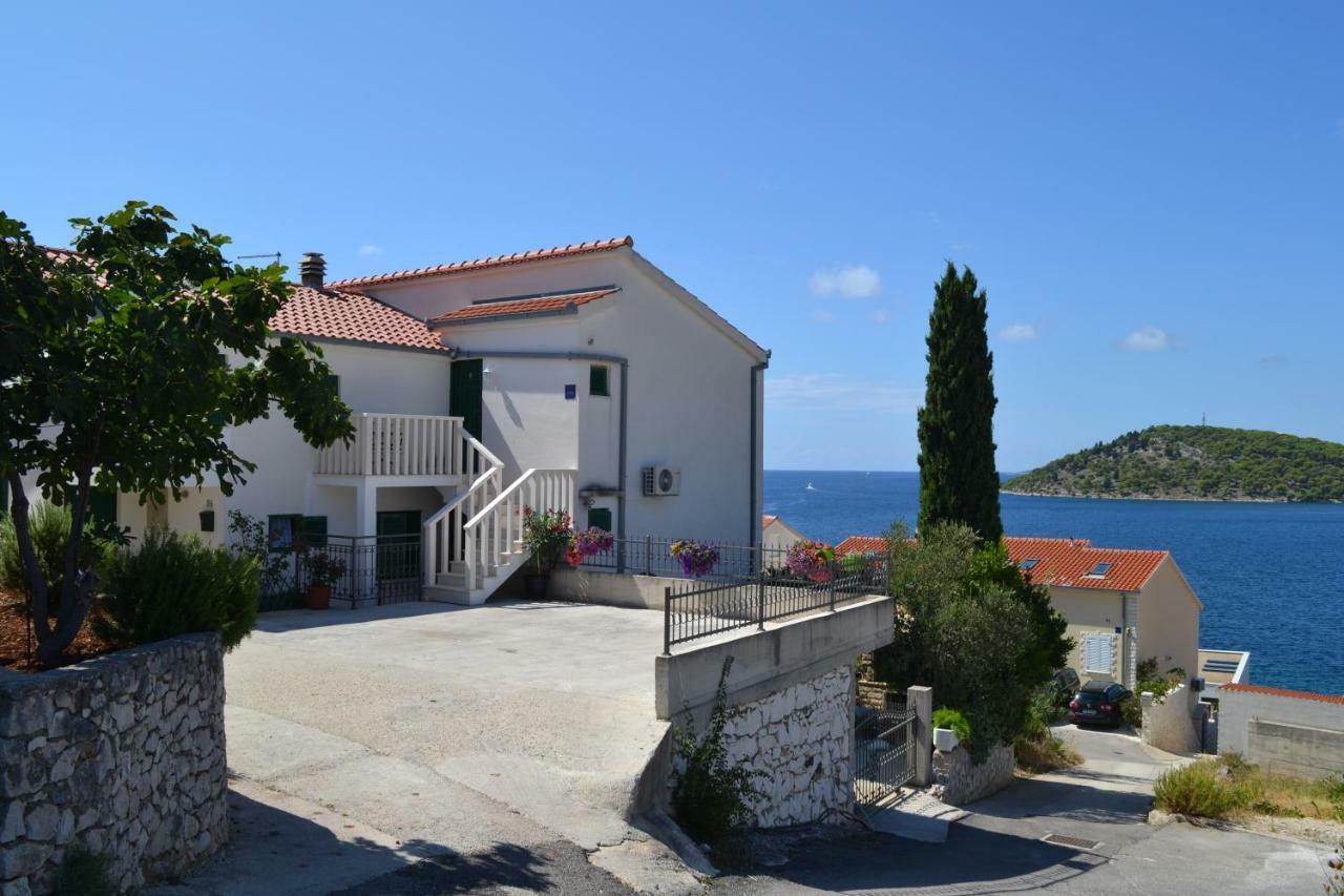 Holiday Apartments Lucic - Feels Like Home, Away From Home Razanj Bagian luar foto
