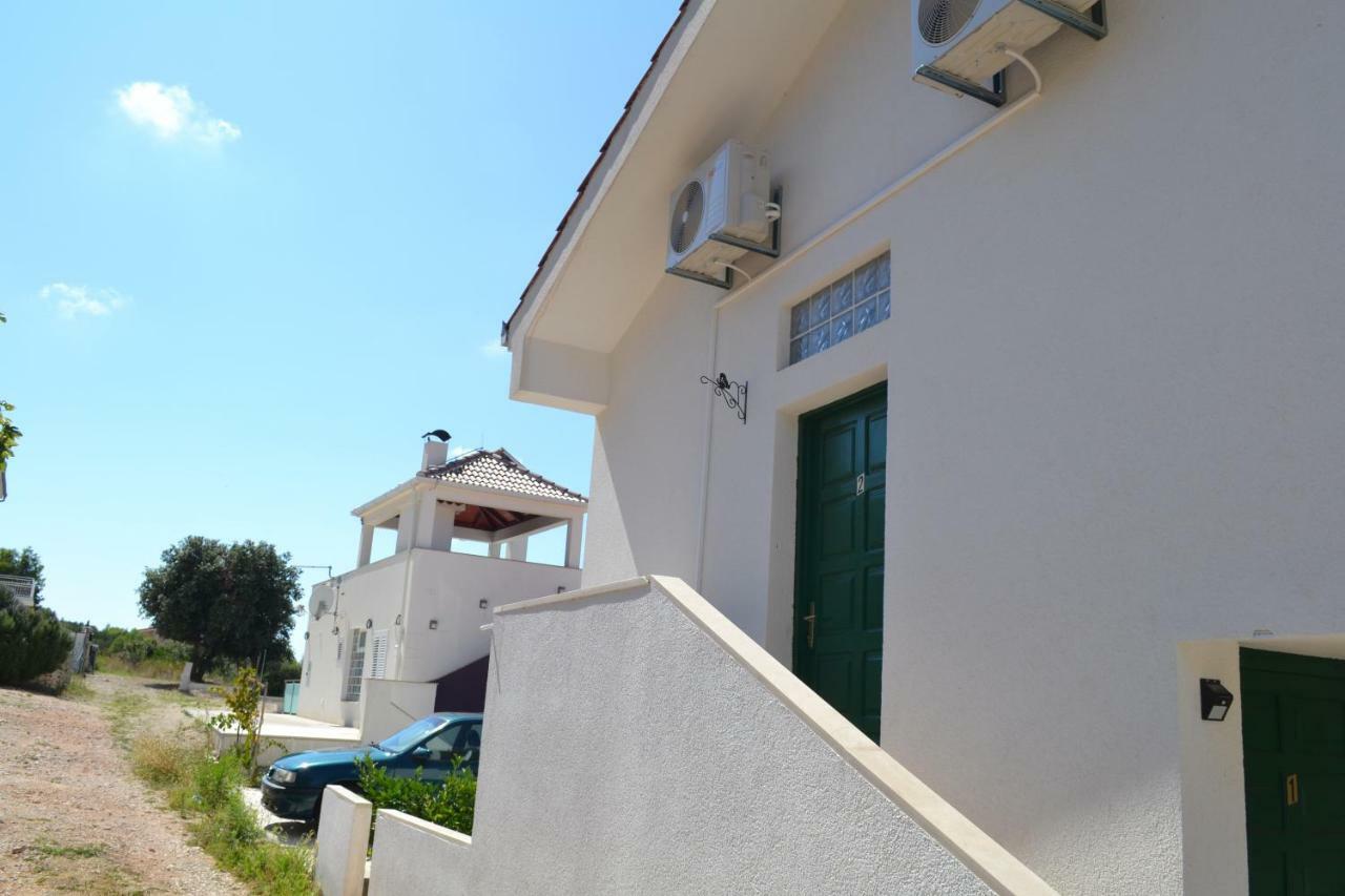 Holiday Apartments Lucic - Feels Like Home, Away From Home Razanj Bagian luar foto